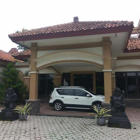 Graha Hotel Sragen Bagian luar foto