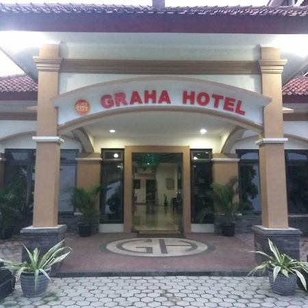 Graha Hotel Sragen Bagian luar foto