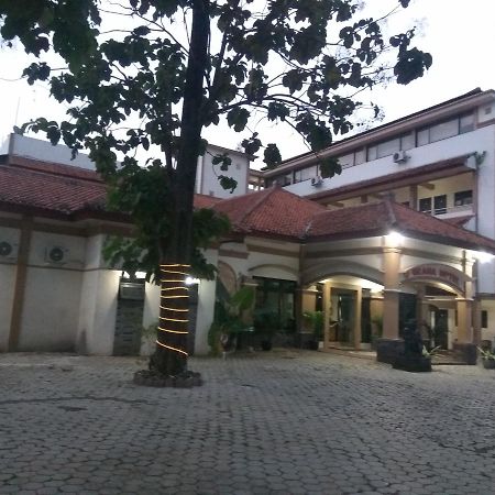 Graha Hotel Sragen Bagian luar foto