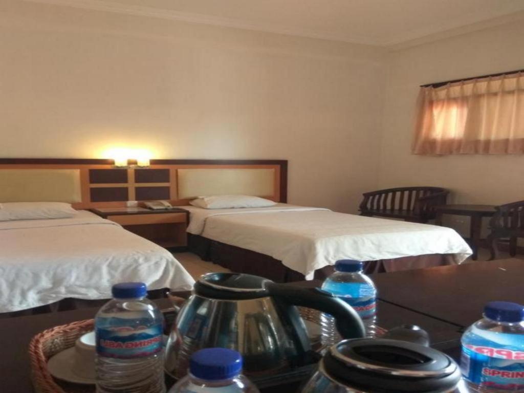 Graha Hotel Sragen Bagian luar foto