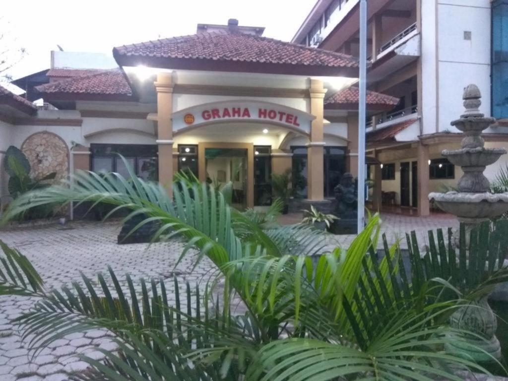 Graha Hotel Sragen Bagian luar foto