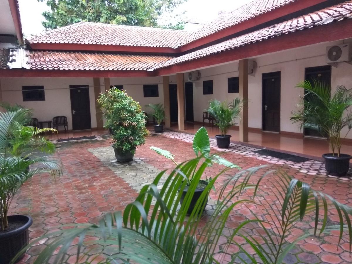 Graha Hotel Sragen Bagian luar foto