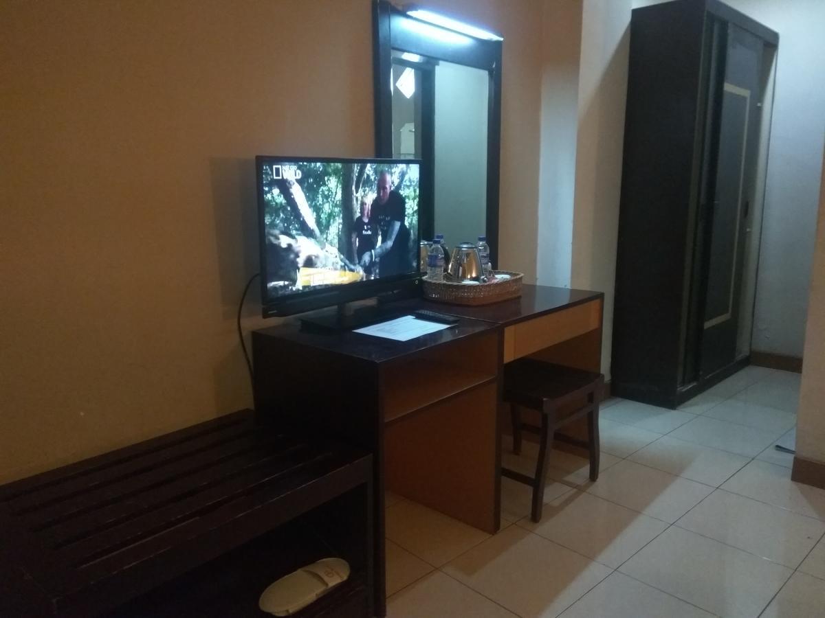 Graha Hotel Sragen Bagian luar foto