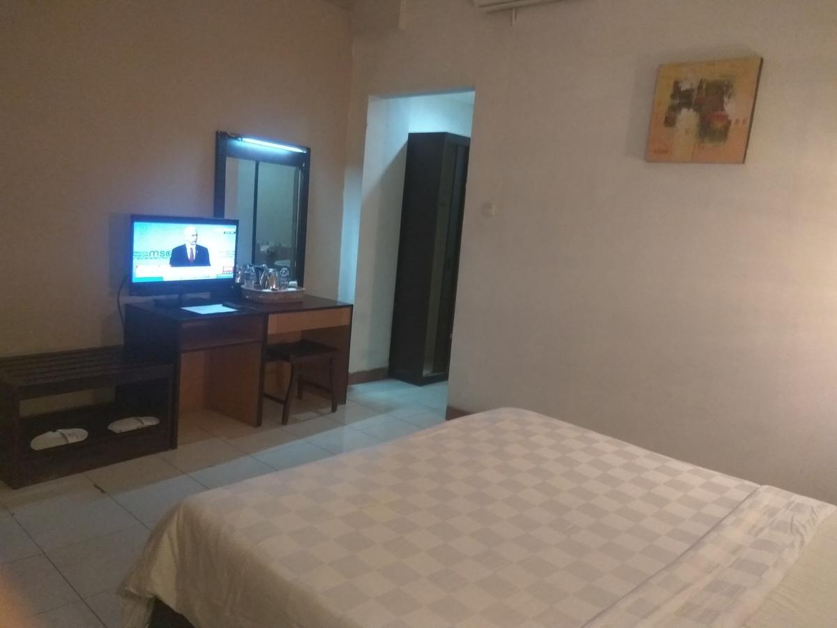 Graha Hotel Sragen Bagian luar foto