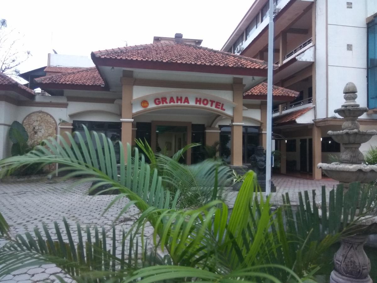 Graha Hotel Sragen Bagian luar foto